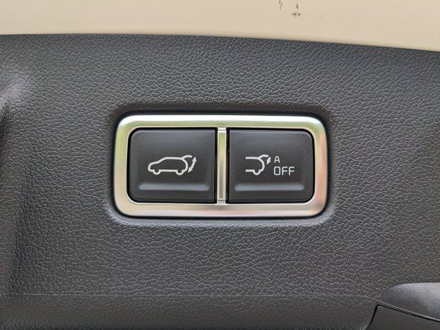 new 2025 Kia Sorento car, priced at $33,093