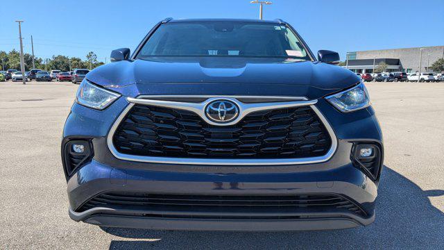 used 2021 Toyota Highlander car, priced at $24,888