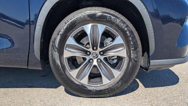used 2021 Toyota Highlander car, priced at $24,888