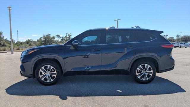 used 2021 Toyota Highlander car, priced at $24,888