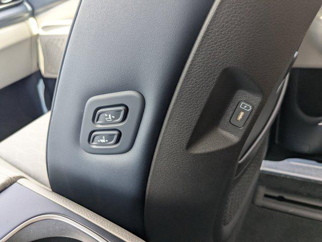new 2026 Kia Carnival Hybrid car, priced at $42,720