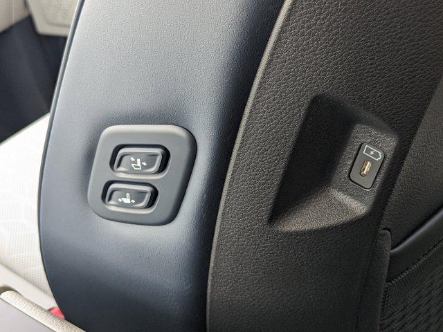 new 2025 Kia Carnival car, priced at $37,975