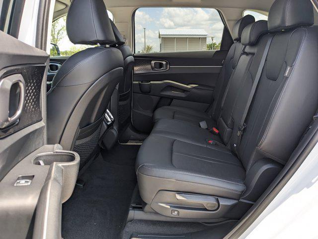 new 2025 Kia Sorento car, priced at $32,756