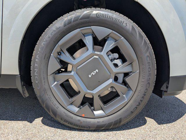 new 2026 Kia Carnival Hybrid car, priced at $40,498