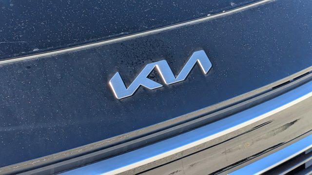 new 2025 Kia Niro Plug-In Hybrid car, priced at $31,701