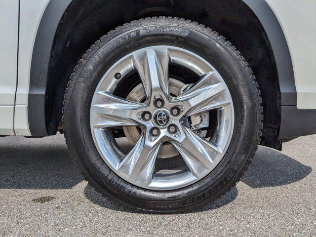 used 2018 Toyota Highlander car, priced at $28,972