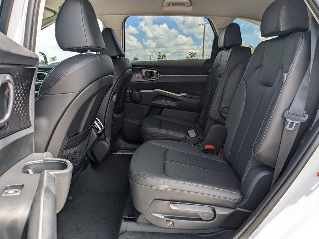 new 2025 Kia Sorento car, priced at $33,199