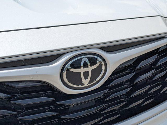 used 2023 Toyota Highlander car, priced at $39,991