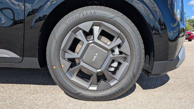 new 2026 Kia Carnival Hybrid car, priced at $40,071