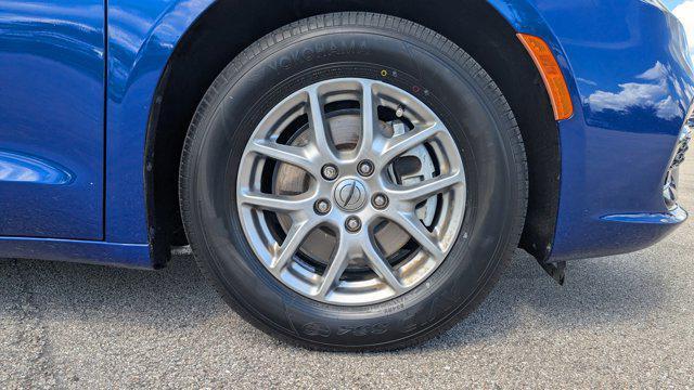 used 2021 Chrysler Pacifica car, priced at $15,990