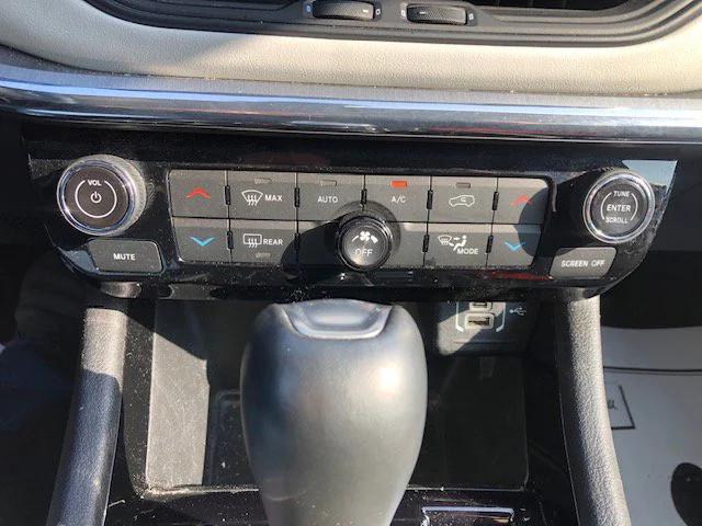 used 2022 Jeep Compass car, priced at $25,900