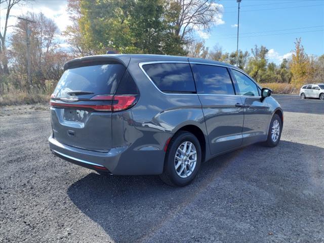 new 2025 Chrysler Pacifica car, priced at $43,722