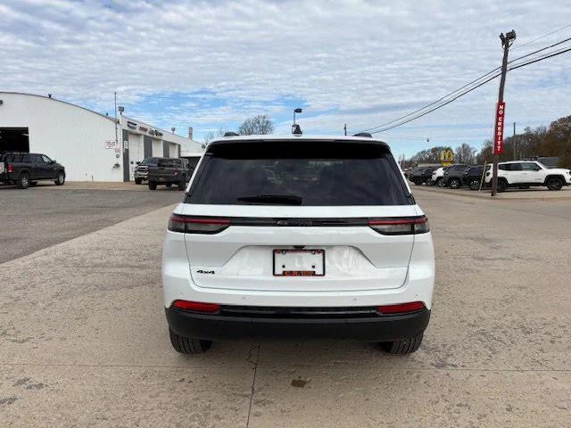 new 2025 Jeep Grand Cherokee car, priced at $46,135