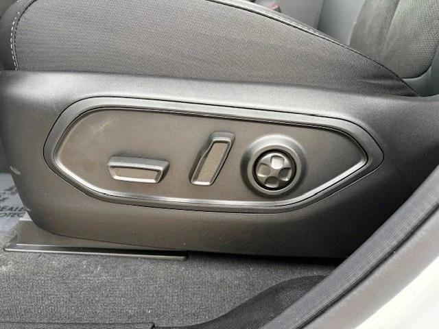 new 2025 Jeep Grand Cherokee car, priced at $46,135