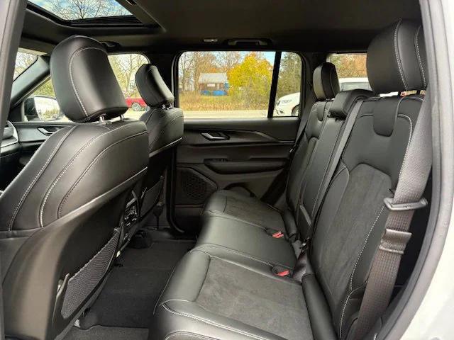 new 2025 Jeep Grand Cherokee car, priced at $46,135