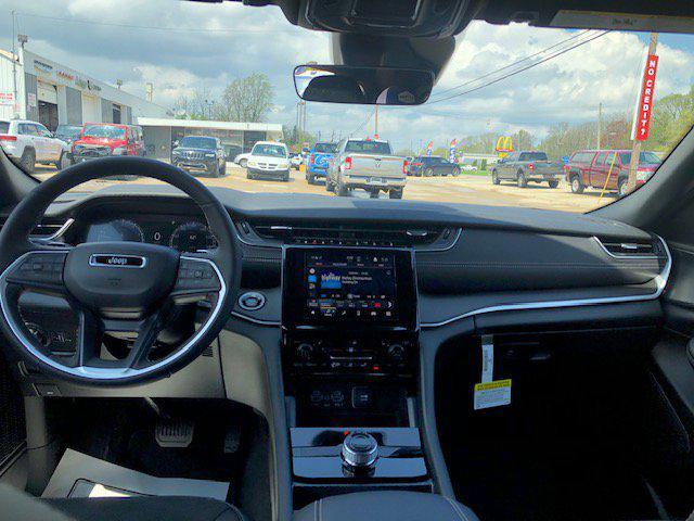new 2025 Jeep Grand Cherokee car, priced at $46,230