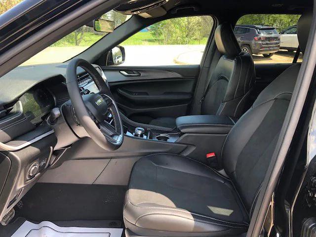 new 2025 Jeep Grand Cherokee car, priced at $46,230
