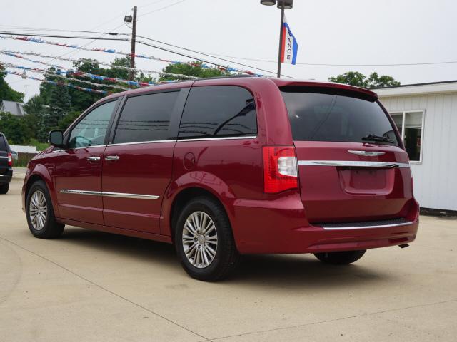 used 2014 Chrysler Town & Country car