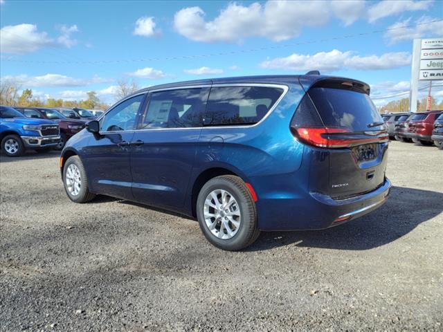 new 2025 Chrysler Pacifica car, priced at $46,640