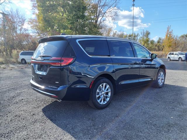 new 2025 Chrysler Pacifica car, priced at $46,640