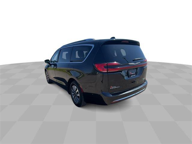 used 2021 Chrysler Pacifica Hybrid car, priced at $23,249