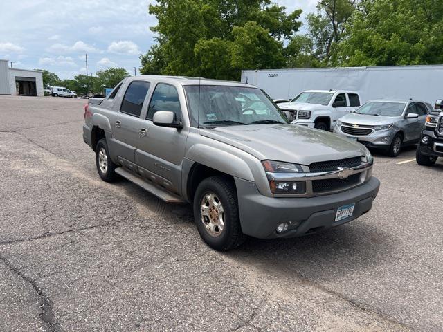 used 2002 Chevrolet Avalanche car, priced at $5,499