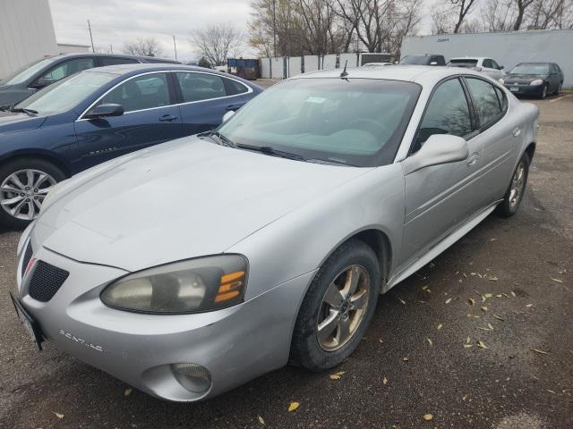 used 2005 Pontiac Grand Prix car, priced at $2,999