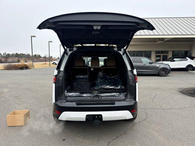 new 2025 Land Rover Discovery car, priced at $80,525