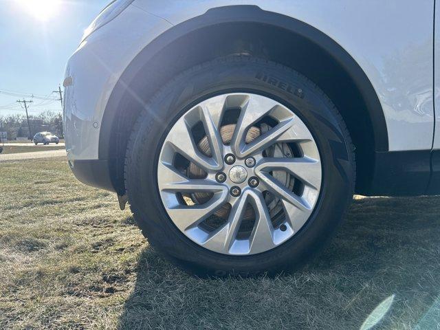 new 2025 Land Rover Discovery car, priced at $67,050