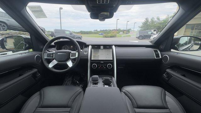 new 2025 Land Rover Discovery car, priced at $65,118
