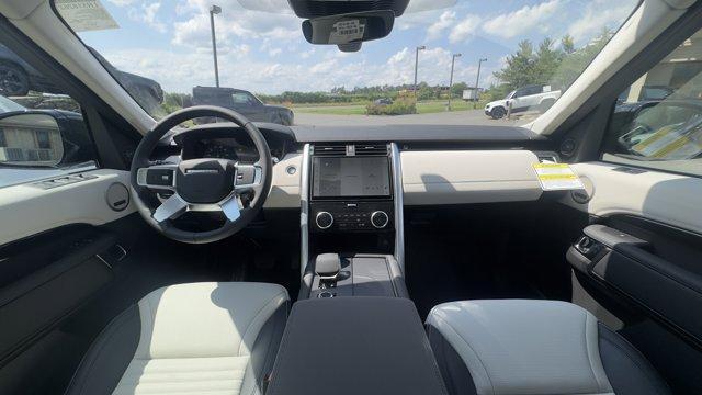new 2025 Land Rover Discovery car, priced at $65,118