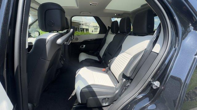 new 2025 Land Rover Discovery car, priced at $65,118