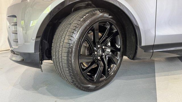 used 2024 Land Rover Discovery car, priced at $61,995