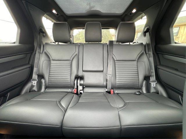 new 2025 Land Rover Discovery car, priced at $80,053