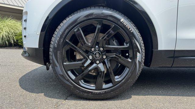 new 2025 Land Rover Discovery car, priced at $75,218