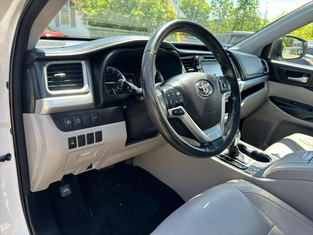 used 2018 Toyota Highlander car, priced at $22,990