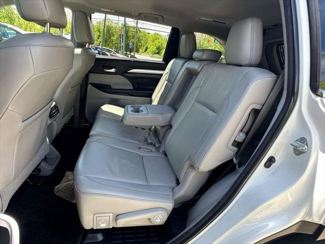 used 2018 Toyota Highlander car, priced at $22,990