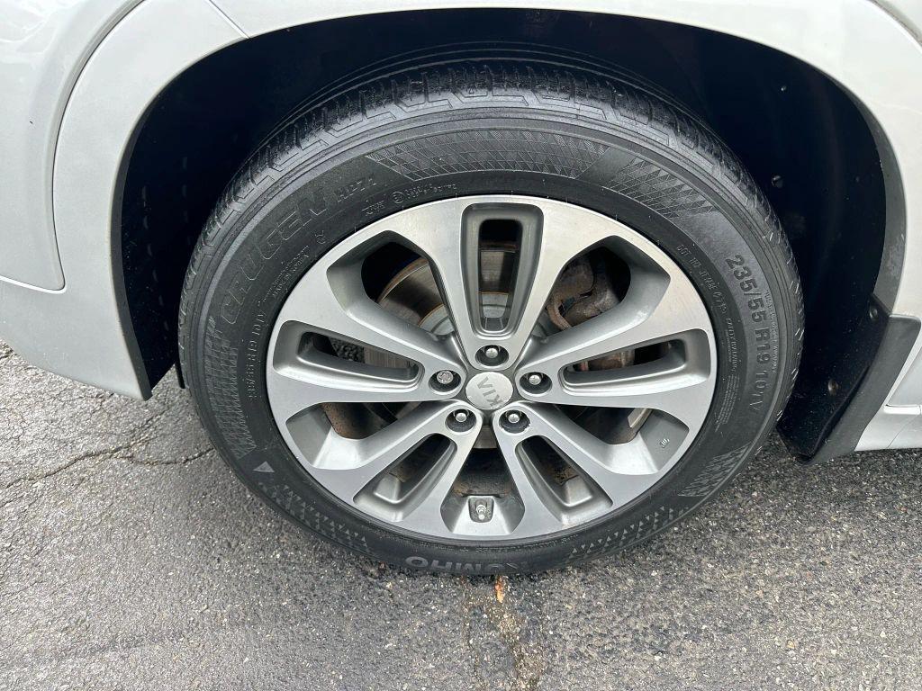 used 2014 Kia Sorento car, priced at $7,990