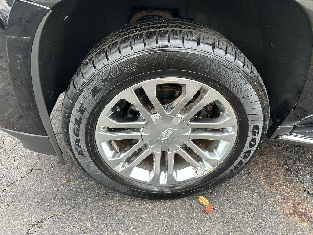 used 2018 Cadillac Escalade ESV car, priced at $14,990