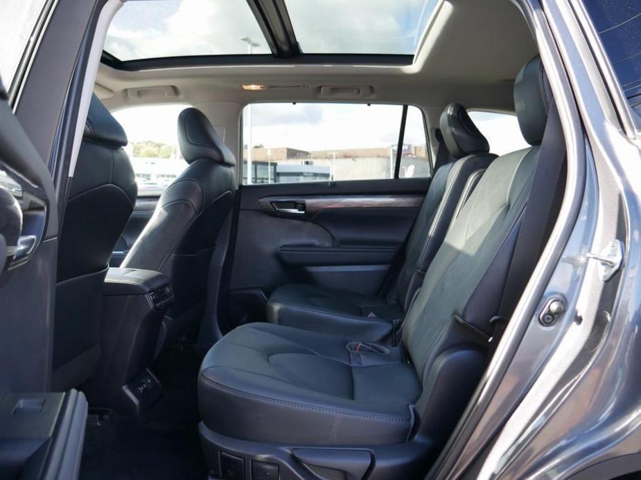 used 2020 Toyota Highlander car, priced at $32,854