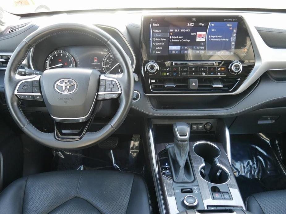 used 2020 Toyota Highlander car, priced at $32,854