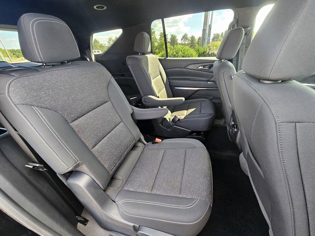 used 2025 Chevrolet Traverse car, priced at $37,916