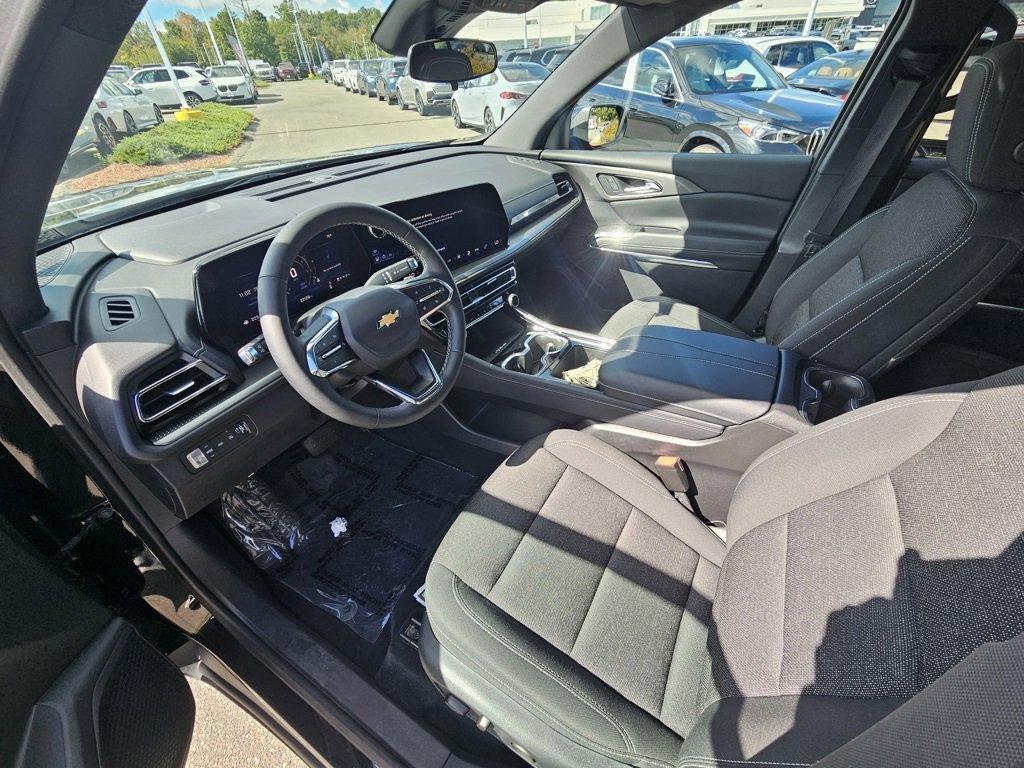 used 2025 Chevrolet Traverse car, priced at $37,916