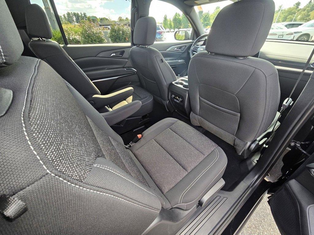 used 2025 Chevrolet Traverse car, priced at $37,916