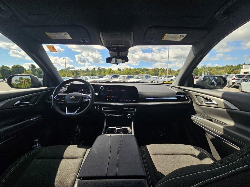 used 2025 Chevrolet Traverse car, priced at $37,916