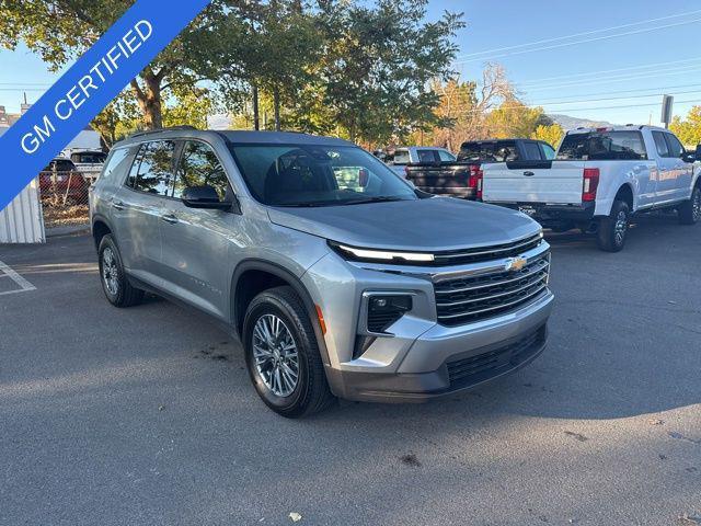 used 2025 Chevrolet Traverse car, priced at $37,988