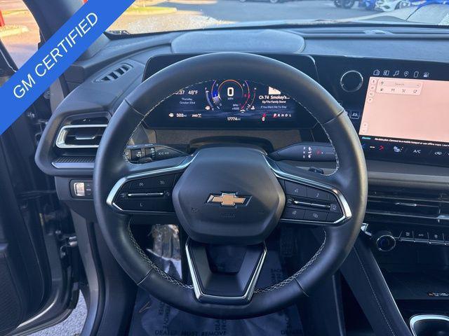 used 2025 Chevrolet Traverse car, priced at $37,988