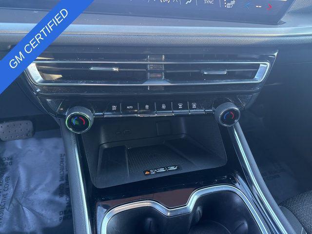 used 2025 Chevrolet Traverse car, priced at $37,988