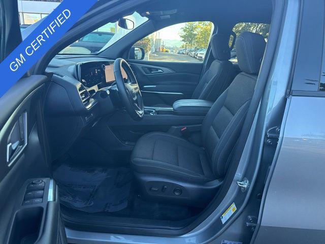 used 2025 Chevrolet Traverse car, priced at $37,988