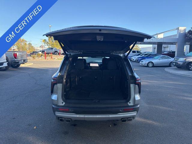 used 2025 Chevrolet Traverse car, priced at $37,988